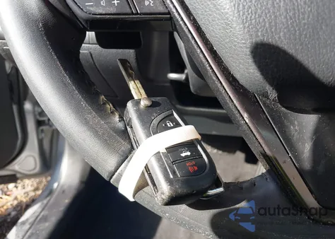 2024 Toyota Camry Se z USA, uszkodzony, nr VIN 4T1G11BK4RU127447